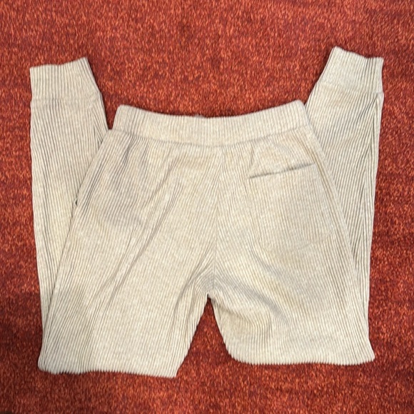 ALO Yoga Beige Ribbed Track Pants - Picture 4 of 4